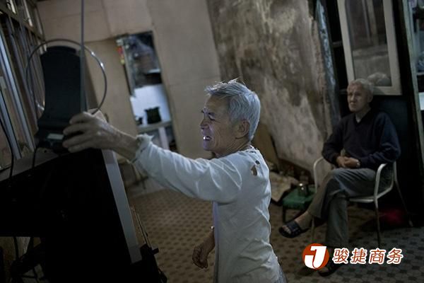香港將于明年11月終止模擬電視廣播，進入全面數(shù)碼電視廣播時代